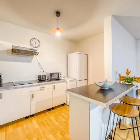 Daire Duplex Confortable Avec Parking Et Balcon Bordeaux