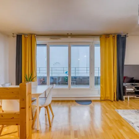 Daire Duplex Confortable Avec Parking Et Balcon Bordeaux