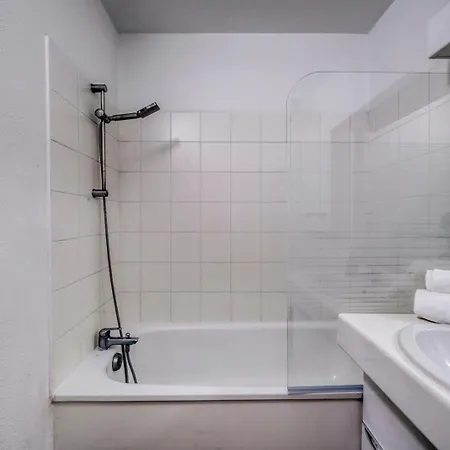 Lägenhet Confortable Avec Parking Et Balcon Bordeaux