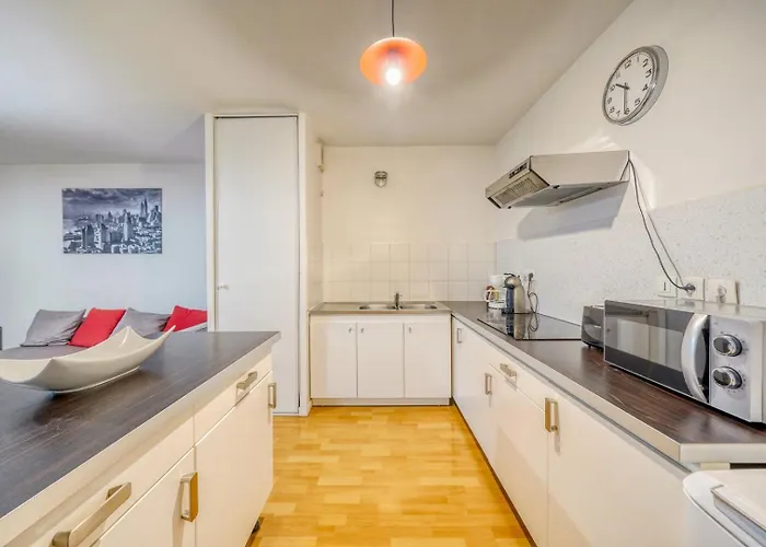 Duplex Confortable Avec Parking Et Balcon Bordeaux