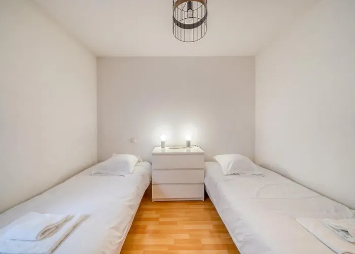 Duplex Confortable Avec Parking Et Balcon Bordeaux